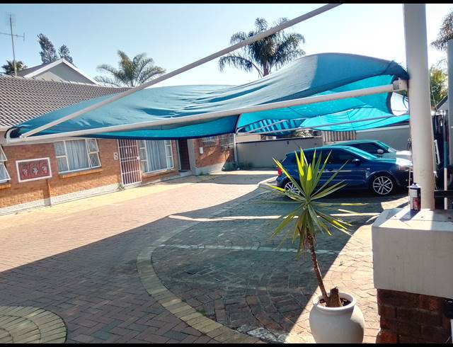 15 BEDROOM HOUSE FOR SALE IN HURLYVALE